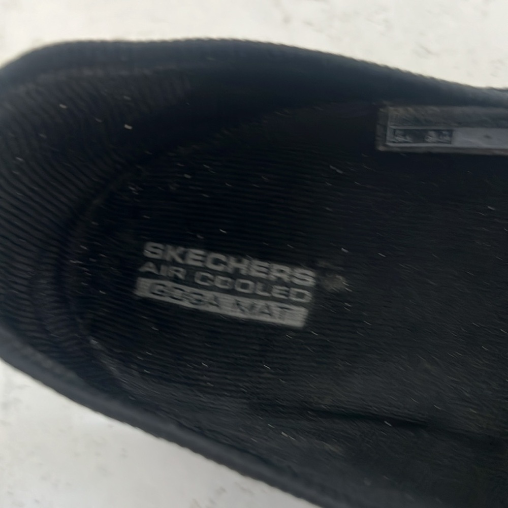 Soft, comfortable Skechers shoes in black. Size ladies 81/2. - Picture 4 of 5